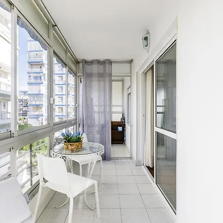 Apartment A&n California En *